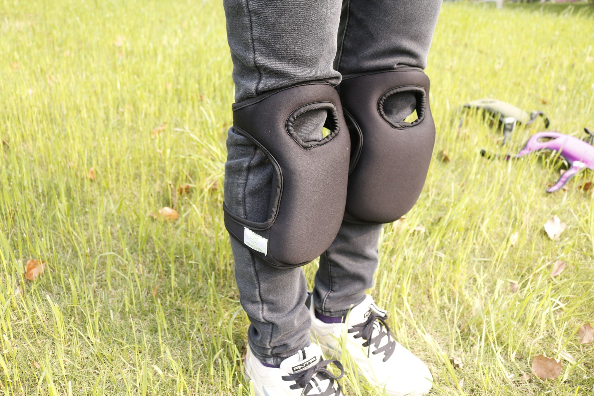 Gardening Knee Pads Garden Knee Protectors Adjustable Neoprene Caps Protective Cushion - Mountain Lakes Mall